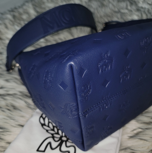 Rare MCM Calfskin Leather Ottomar Medium Klara Embossed Hobo Navy Blue - Picture 7 of 13